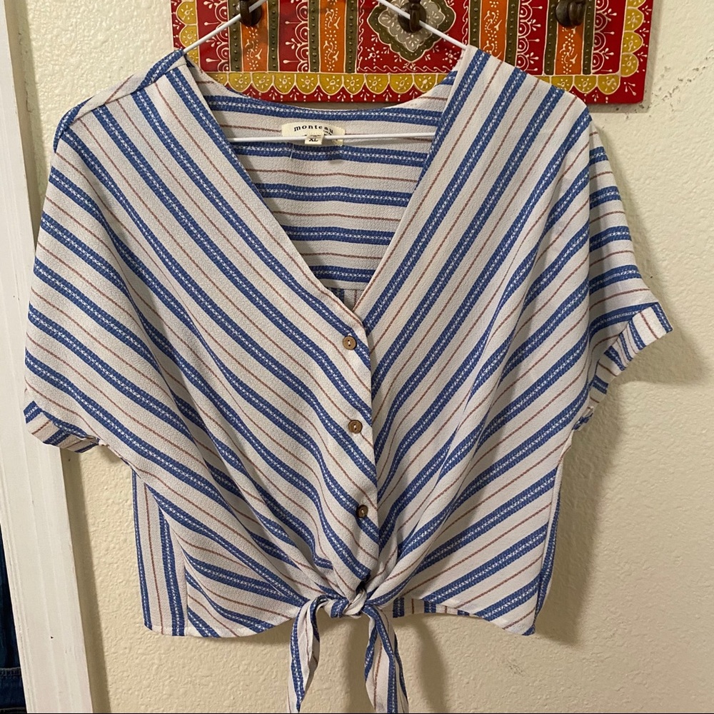 Button up crop